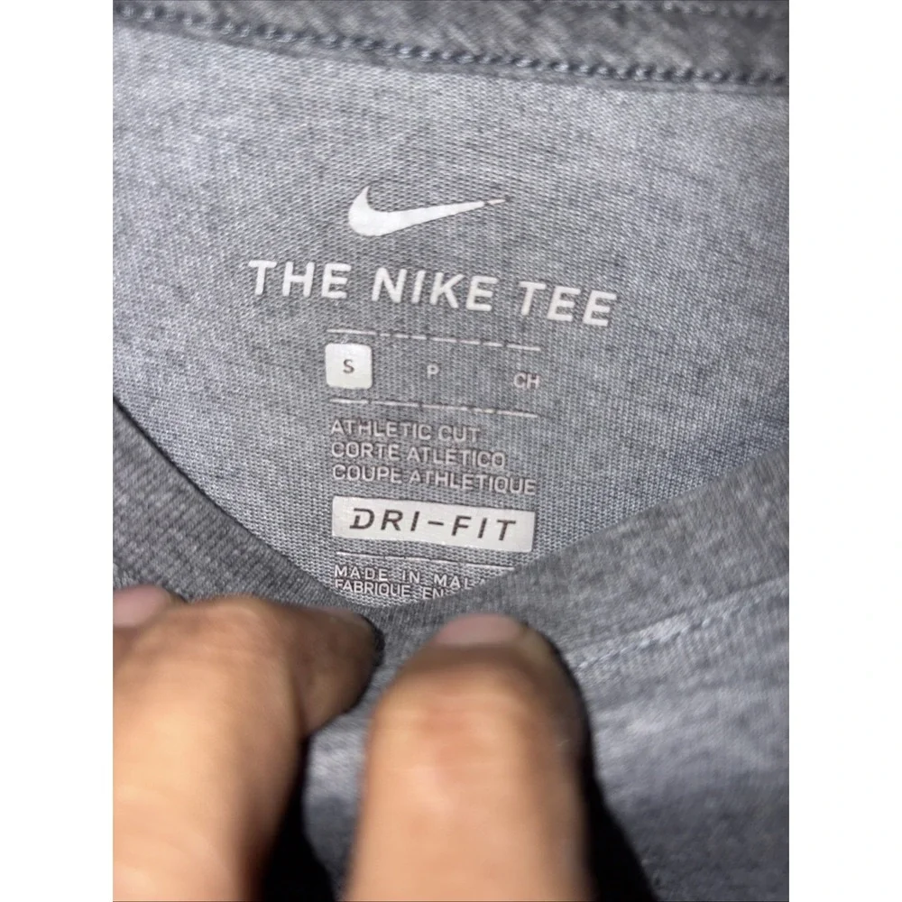 Nike‎ Tee Dri Fit Small